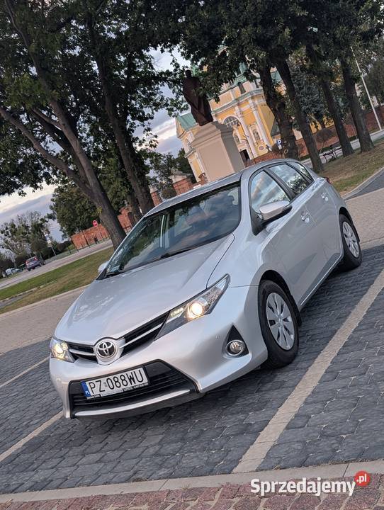 Toyota Auris II 133 VVTi 2014 r Salon Polska Gostyń