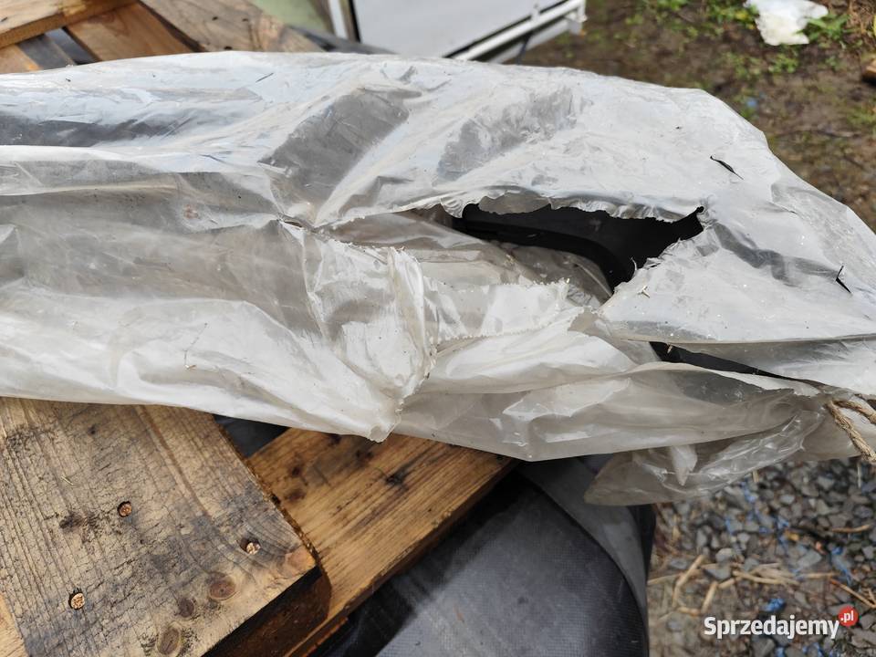 Zderzak fabrycznie NOWY fita 126p wąski Samochody osobowe Krosno