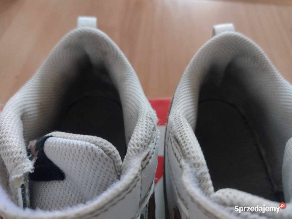 Nike Court Borough Low 2 335 21