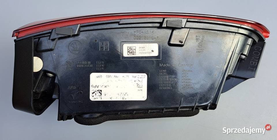 Lampa Tylna Prawa Wewnętrzna Skoda Octavia IV sprzedam