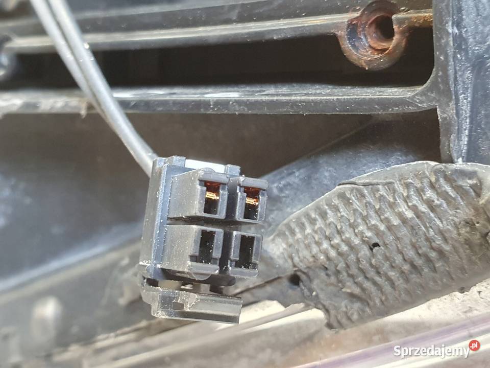 LAMPA PRAWA Volvo XC90 XENON PRZEDNIA prawy Rudka