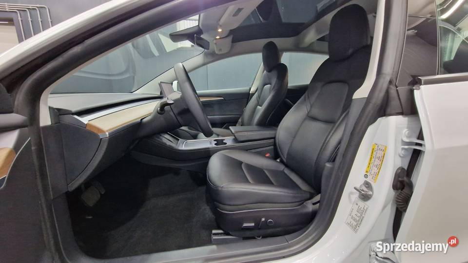 Tesla Model 3 RWD auto prywatne Warszawa