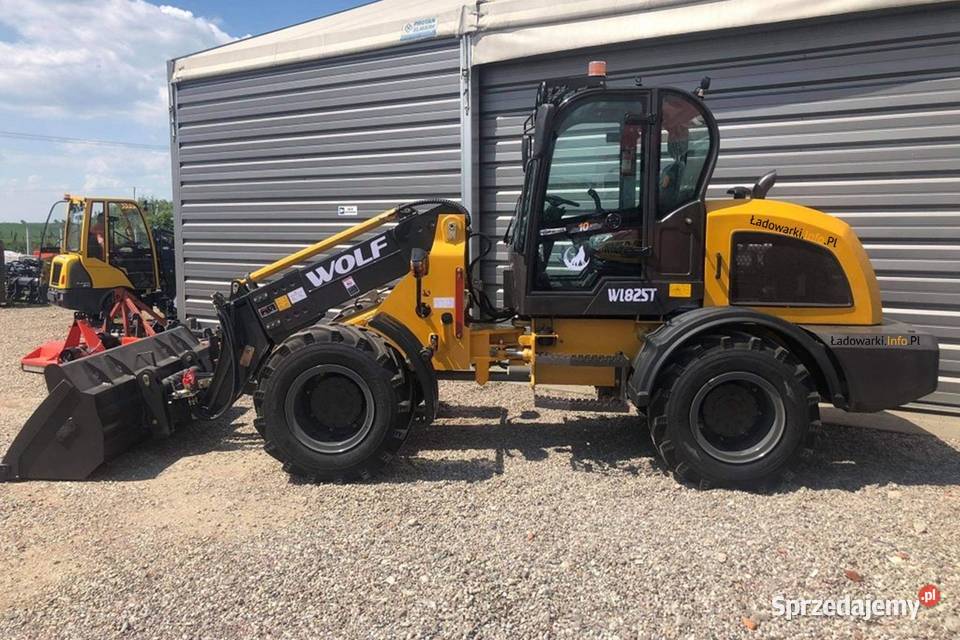 Teleskopowa ładowarka przegubowa WOLF 825T nowa