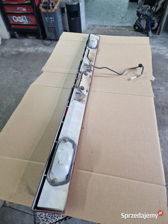 Blenda klapy audi 80 b2 coupe quattro 85 945 697 Części samochodowe śląskie