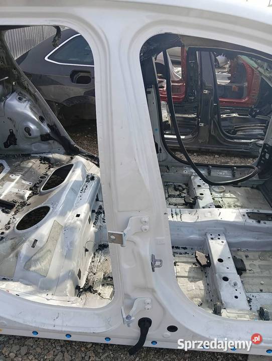 ELEMENT CIĘTY KAROSERII SŁUPEK B PRAWY PASAŻERA sprzedam