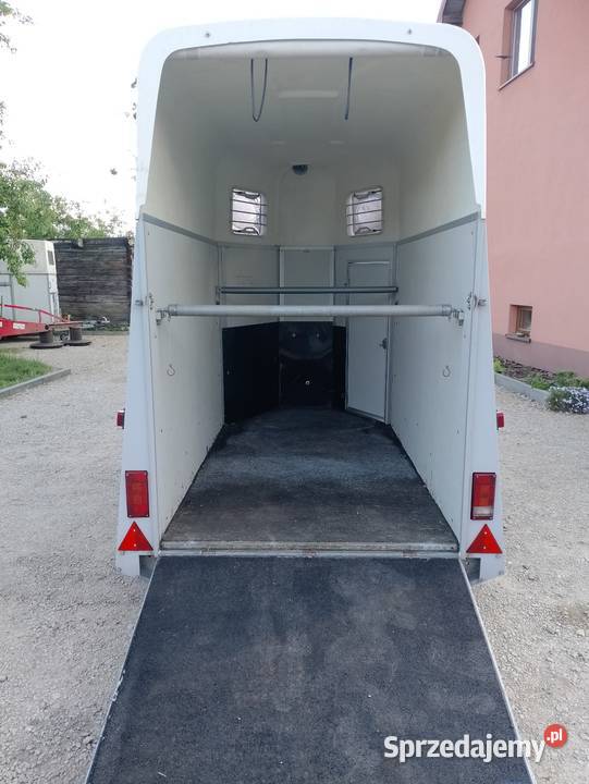 Przyczepa do przewozu koni 15 konia Do przewozu koni Żerdzina