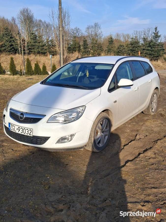 Opel Astra j 2011 Nowogard
