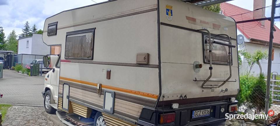 Camper dziadku Rok produkcji 1984 Kampery Inne pojazdy i łodzie Człuchów