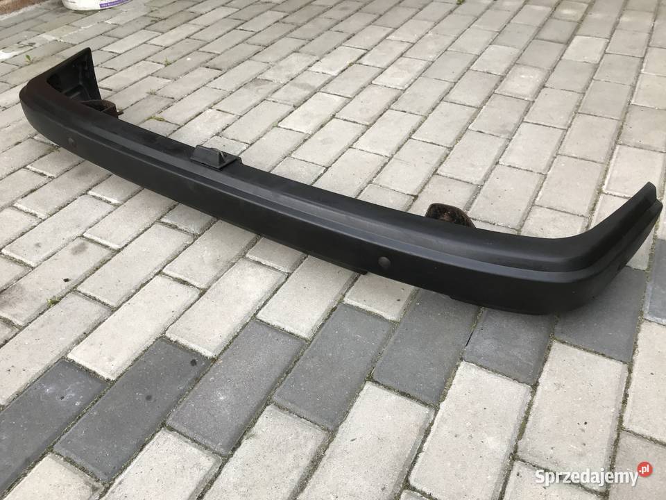 Zderzak tylni P4 Fiat 126p z mocowaniami Włoszczowa