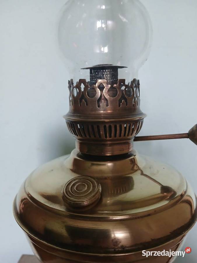 Mosiężna lampa naftowa