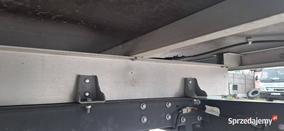 Zabudowa do auta dostawczego skrzynia z plandeką dostawcze Rabiany