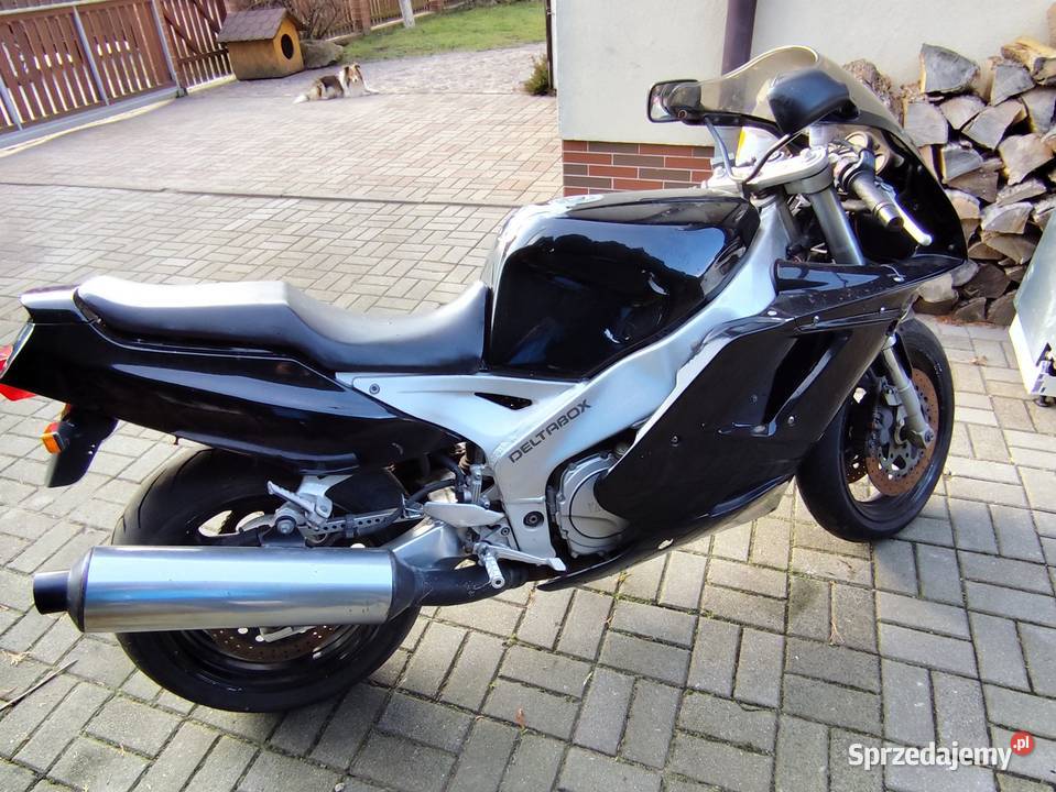 Yamaha FZR1000