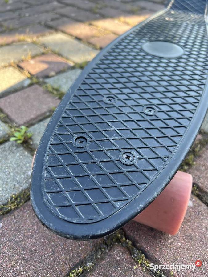 Deskorolka fiszka czarno różowa z kauczukowymi Jasło