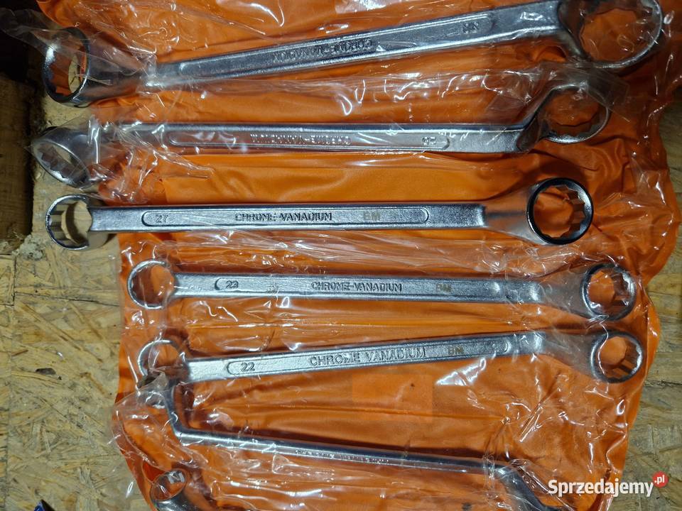 Zestaw 12 kluczy oczkowych odgiętych Manesman Głogowa