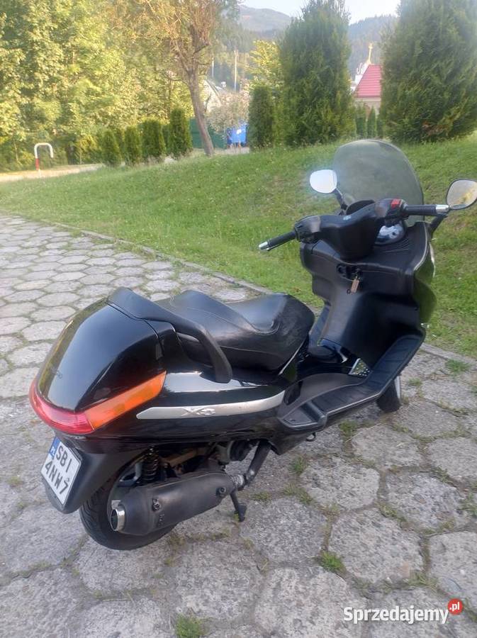 Maxi skuter Piaggio x8