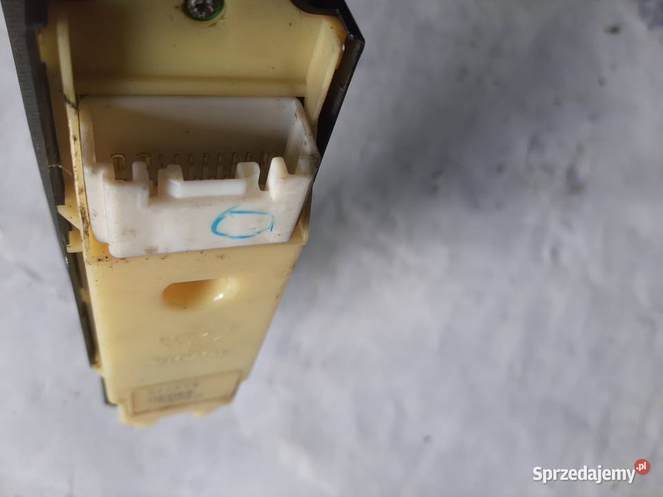 TOYOTA AVENSIS VERSO 0103 przełącznik panel szyb osobowe łódzkie Ksawerów sprzedam