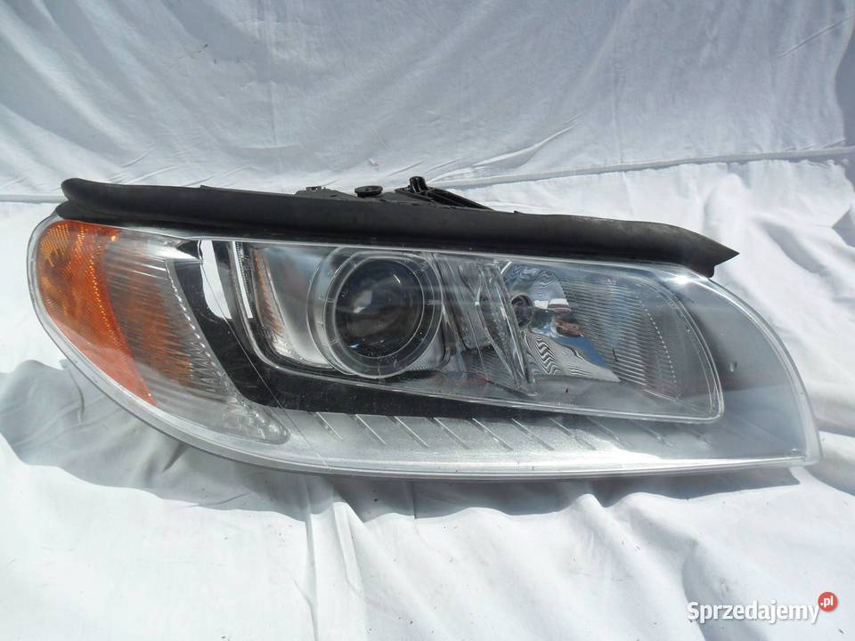 REFLEKTOR PRZÓD STRONA PRAWA VOLVO S80 osobowe wielkopolskie Nowy Tomyśl