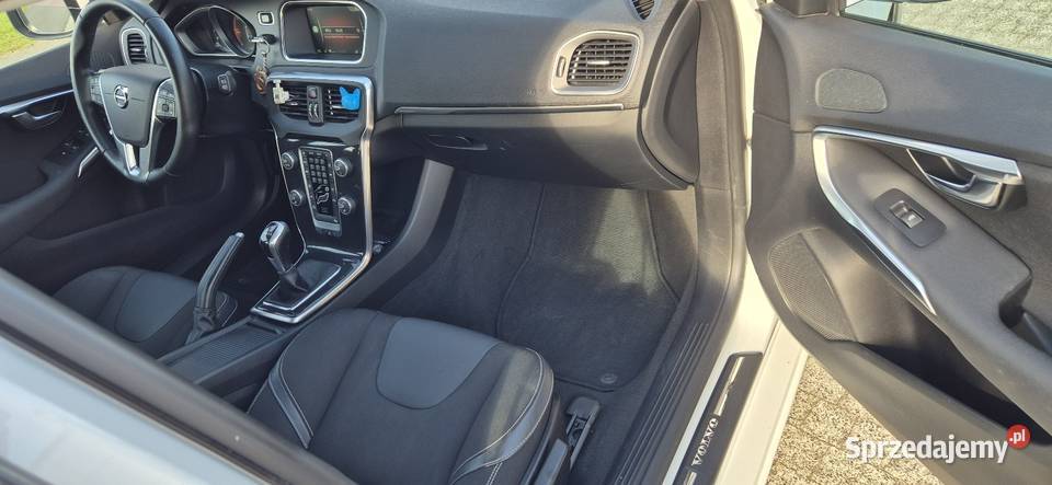 Volvo V40 2016R biały łódzkie Zduńska Wola