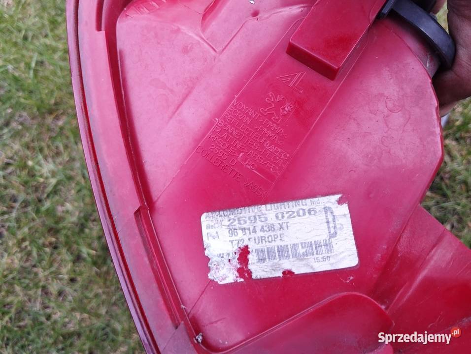 Lampa Peugeot 308SW lift prawy tył europa wkład Kamieniec