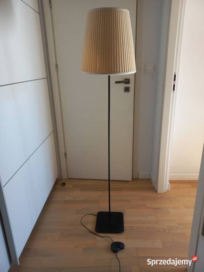 Lampa stojąca