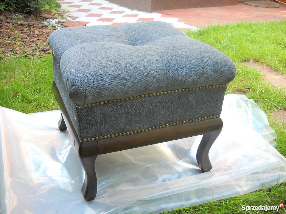 Piękna duża pufa ludwikowska