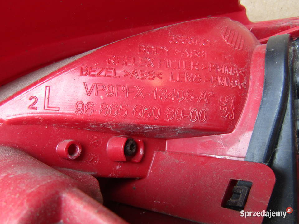LAMPA TYLNA LEWAPRAWA PEUGEOT 207 Rok produkcji 2012 Motoryzacja łódzkie Mysłaków