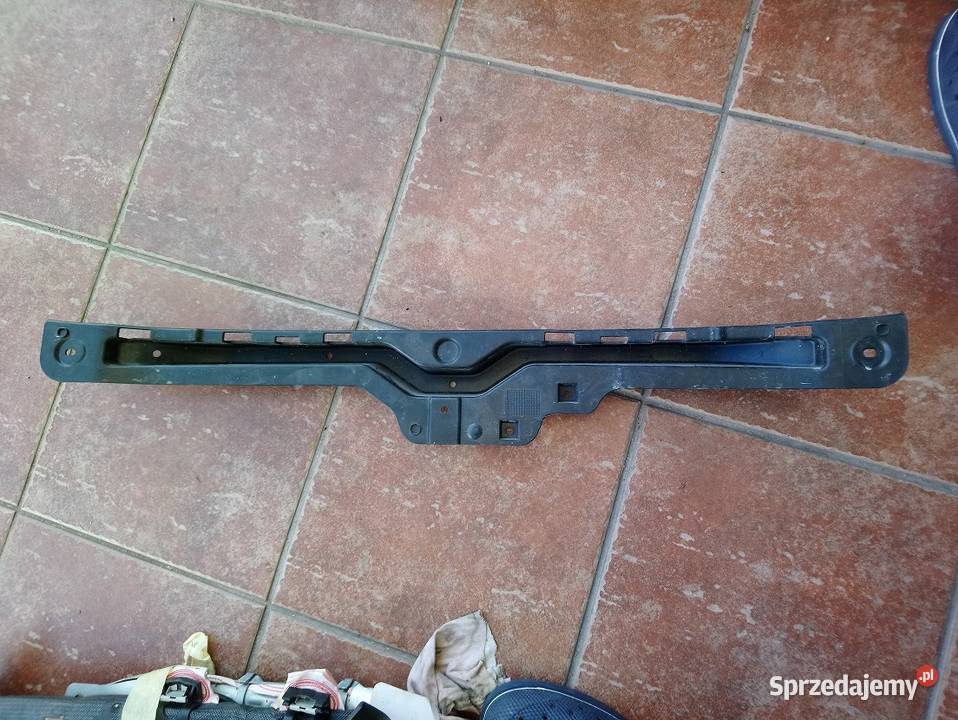 Ślizg zderzaka tył środkowy Ford Fiesta MK7 2D