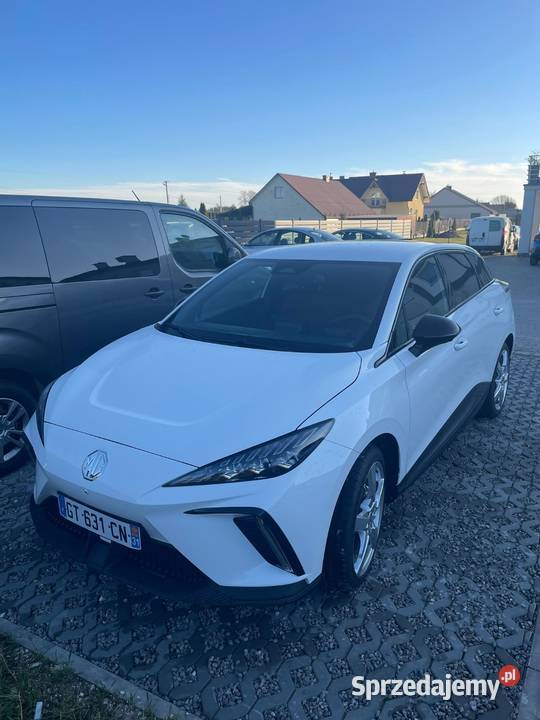 MG 4 EV Luxury 20232024 7 000 gniazdo USB