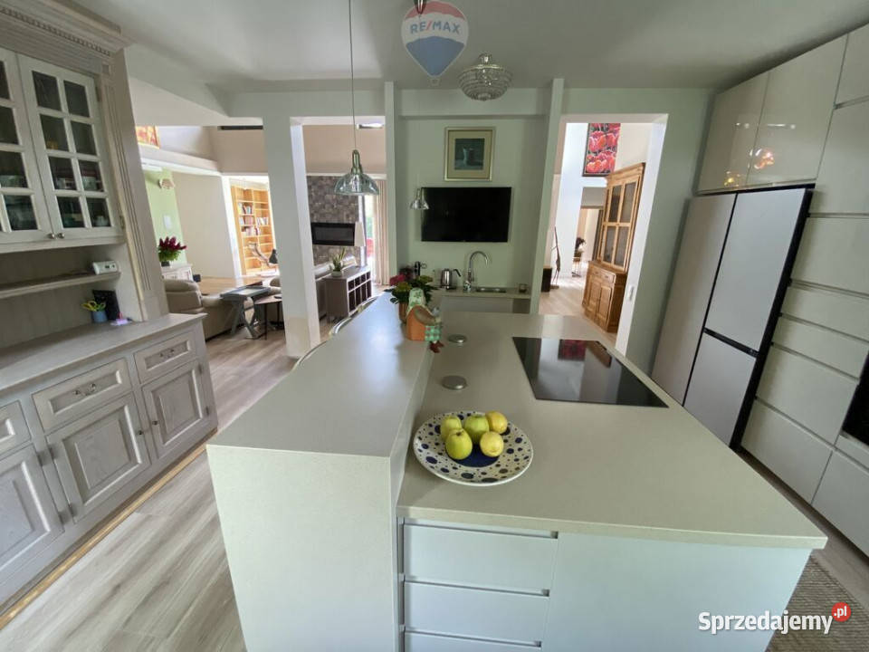 Nowoczesny dom na wynajem w wolnostojący Wynajem Konstancin-Jeziorna sprzedam