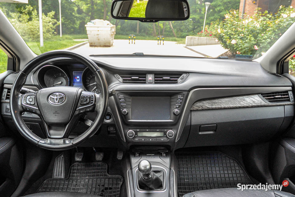 Toyota Avensis 20d 143 Salon 1 właściciel Lift Rok produkcji 2016 dolnośląskie Wrocław