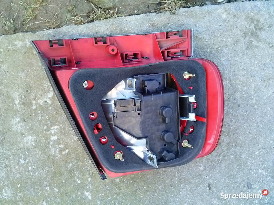 LAMPA TYLNA PRAWA LIFT AUDI A4 B5 SEDAN Krosno