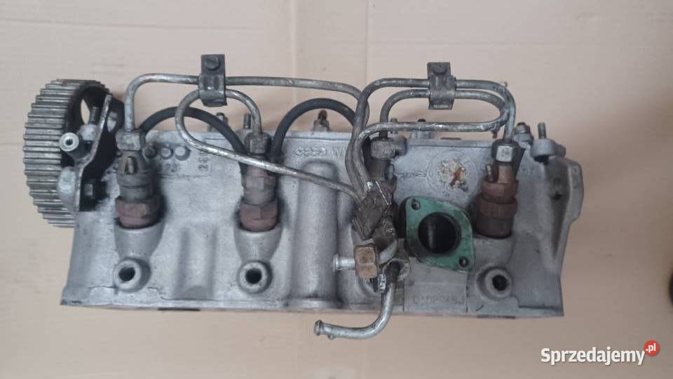 GŁOWICA CYLINDRÓW VW T3 16D GOLF II 068103373 osobowe Rakoniewice sprzedam