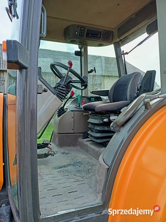 Renault Ares 550RX Pneumatyczne siedzenie Grądy