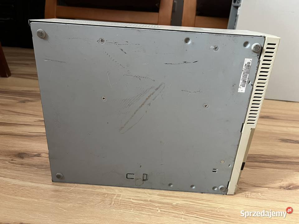 Zabytkowy komputer PC Slot 1