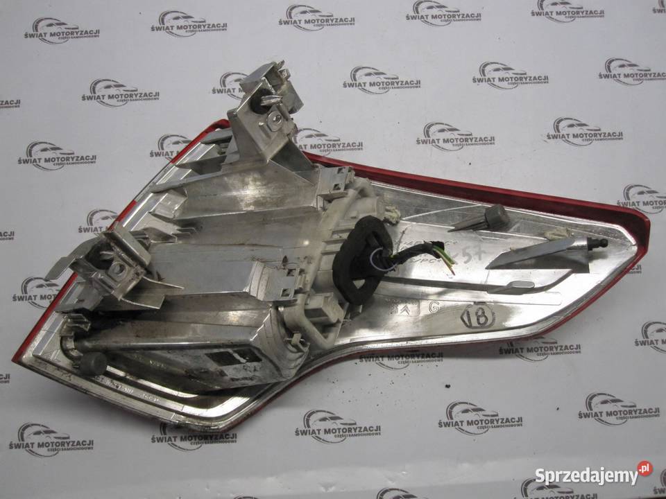 C4 GRAND PICASSO I 10r lampa prawa tył