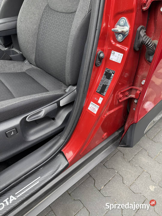 Toyota Yaris Cross 2023 1 właściciel ASO 125KM sprzedam