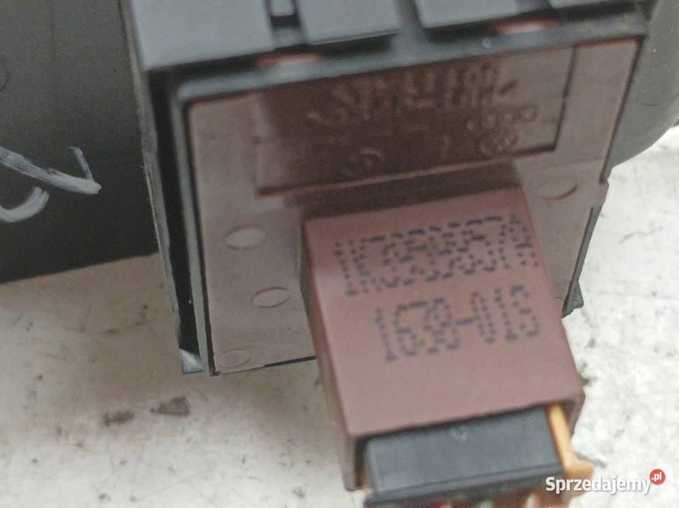 PRZEŁĄCZNIK SZYB LEWY PRZÓD 1K3959857A Seat Leon Rok produkcji 2009