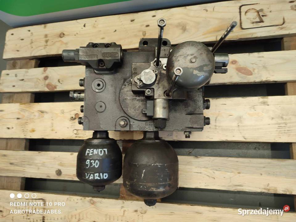 Główna sekcja rozdzielacza Fendt 930 Vario