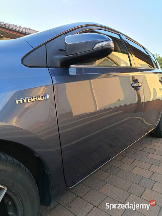 Sprzedam Toyota Auris 2015r 18 Hybrid 136 Turek