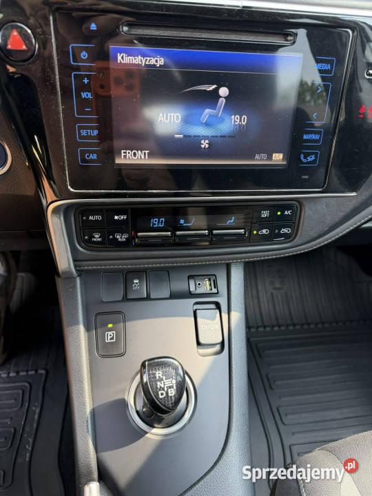 Toyota Auris 18 HSD 136 Serwisowany Kamera Ładny Otwock Mały