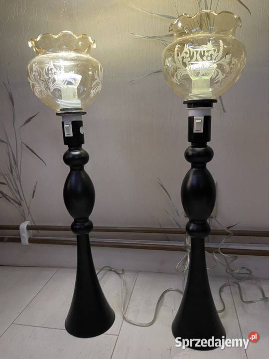 Piękne lampy stojące