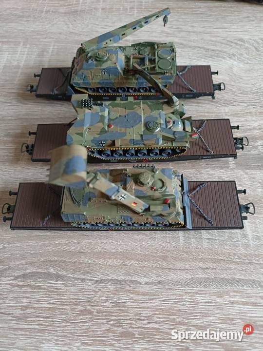 6 wagonow z pojazdami wojskowymi skala HO nowe Lublin