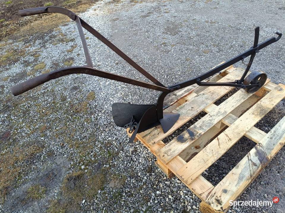 Stare konne maszyny rolnicze nieuszkodzony Baćkowice