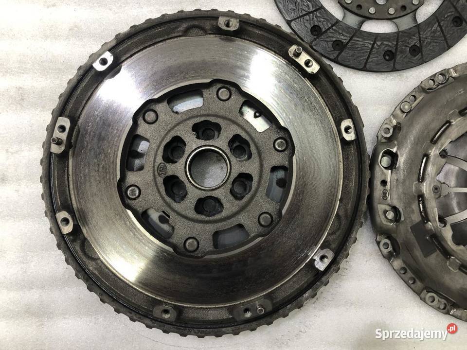 SPRZĘGŁO KOMPLETNE DWUMAS 302100495R DUSTER I 12 osobowe Sprzęgła i elementy wielkopolskie