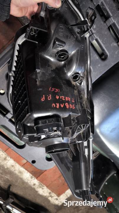 Subaru Trezia 2012r lampa prawa przód EU sprzedam