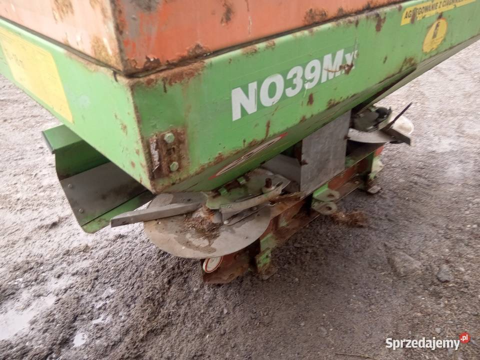 Rozsiewacz nawozów Brzeg 700l nieuszkodzony Rozsiewacze nawozów Słomniki