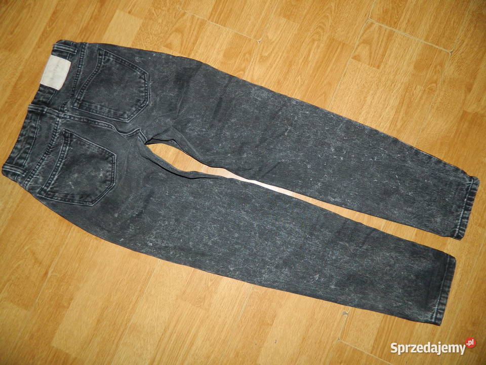 Bershka MOM spodnie jeansowe 32