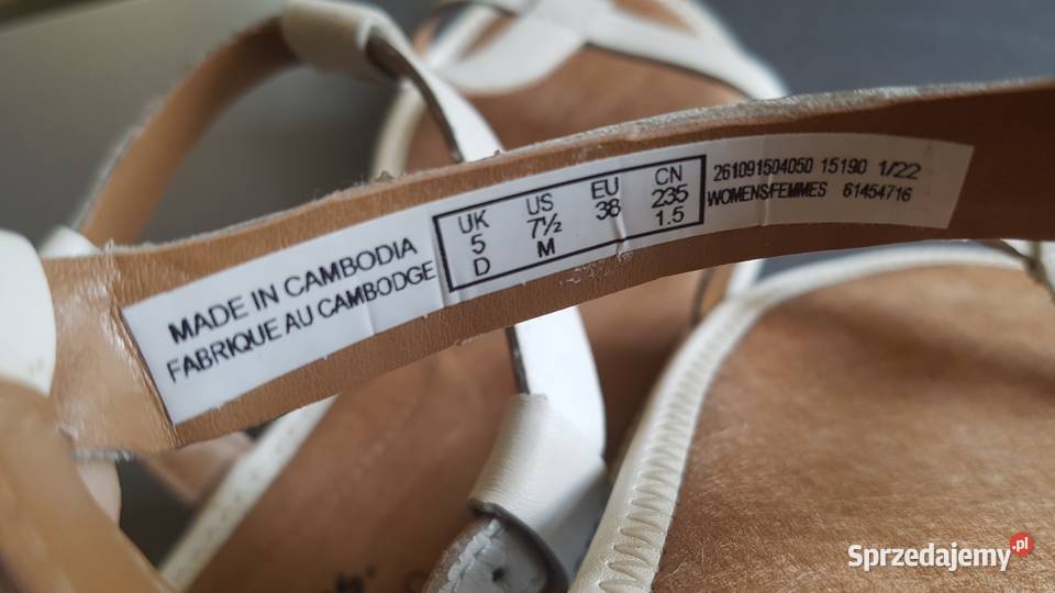Piękne białe sandały Clarks 38 Sandały i klapki sprzedam