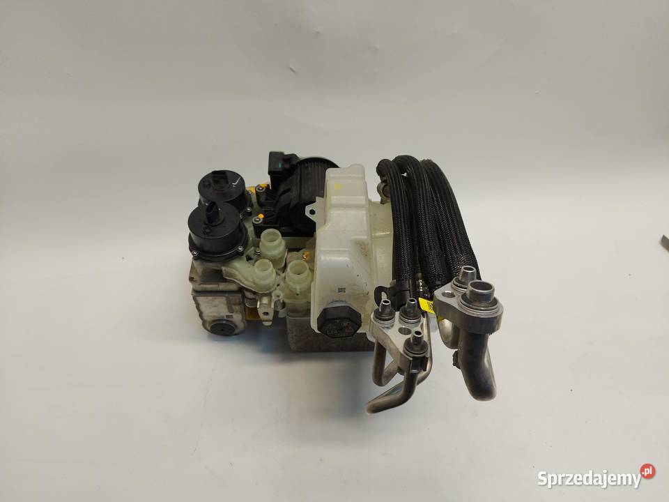 TESLA MODEL Y 2022r Pompa ciepła rozdzielacz osobowe