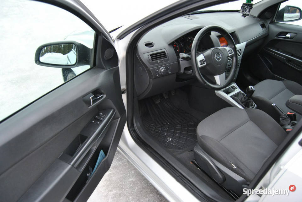 Opel Astra Zarejestrowany ważne opłaty srebrny Modliborzyce
